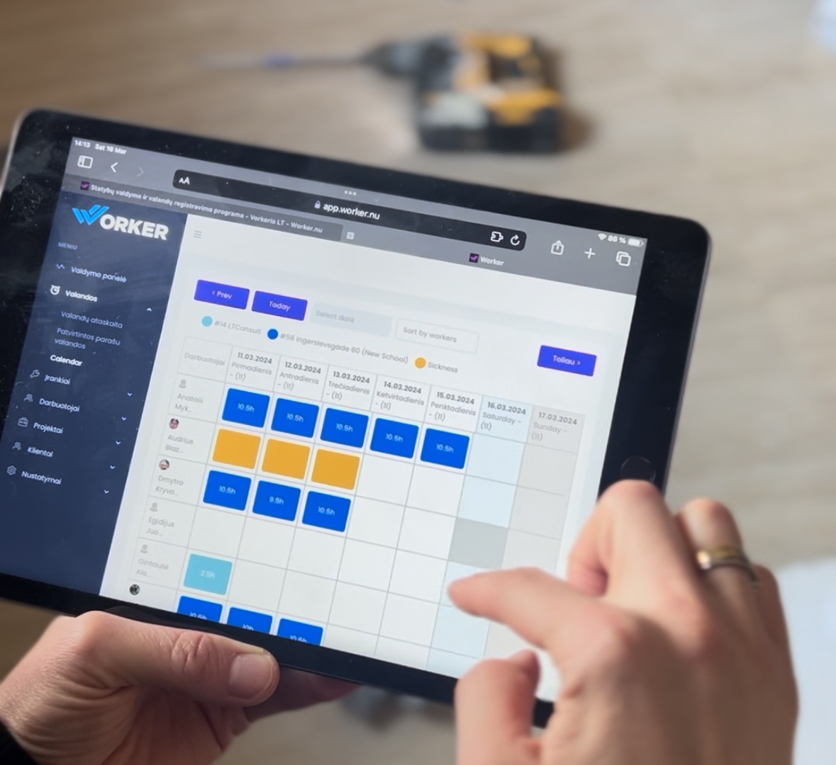 How Worker.nu construction and time management system boosts productivity on construction sites